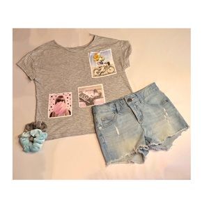 Grey and white picture shirt